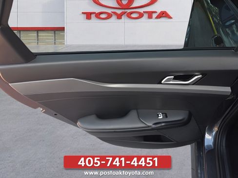 Used 2021 Kia K5 LXS FWD image 23