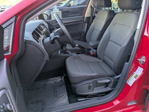 Used 2019 Volkswagen Golf S w/ Driver Assistance Package image 23