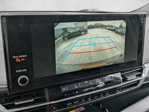 Used 2025 Toyota Sienna XLE Woodland Edition image 14