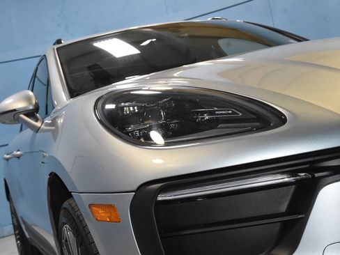 Certified 2026 Porsche Macan AWD/4WD image 26