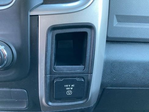 Used 2017 RAM 1500 Classic SLT AWD/4WD image 21
