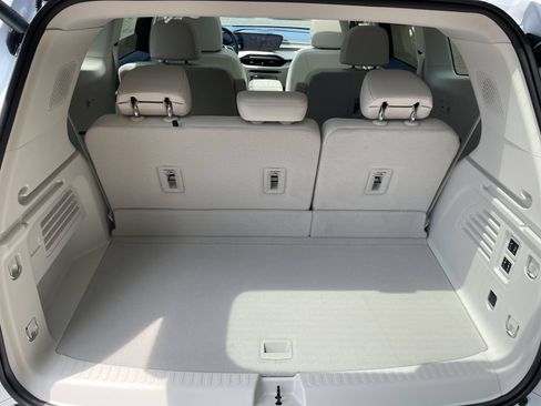 New 2026 Buick Enclave Avenir w/ Super Cruise Package AWD/4WD image 39