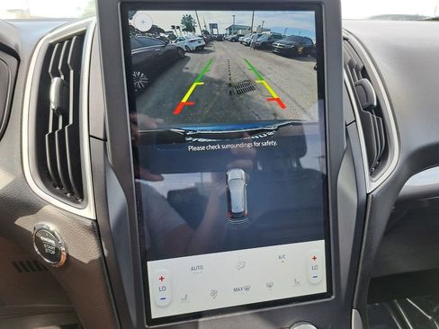 Used 2023 Ford Edge SEL image 11