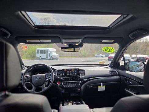 Used 2025 Honda Ridgeline Black Edition image 23