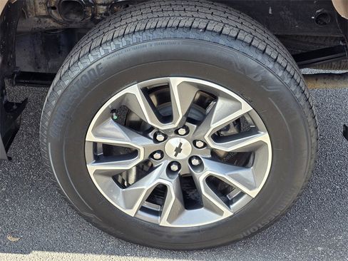 Used 2019 Chevrolet Silverado 1500 LT w/ Texas Edition image 7