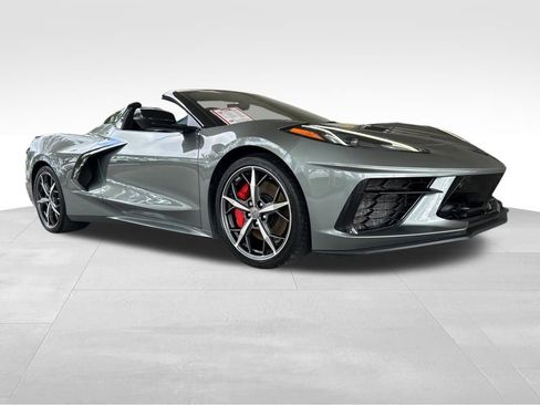 Used 2022 Chevrolet Corvette Stingray Premium Conv w/ Z51 Performance Package RWD image 3