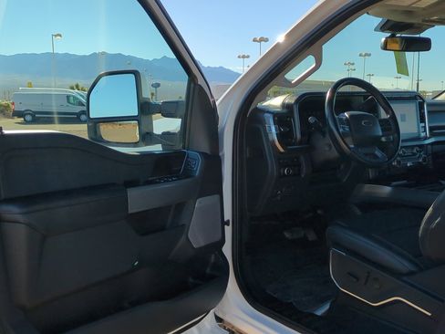 Used 2023 Ford F350 Lariat image 12
