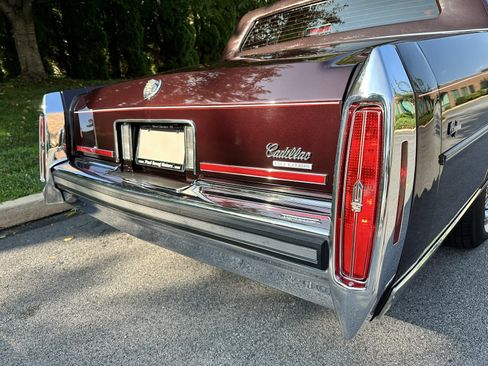 Used 1987 Cadillac Brougham RWD image 92
