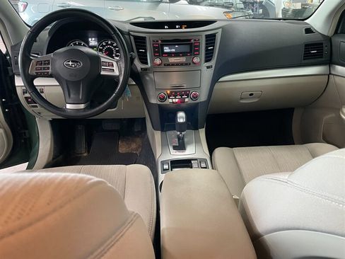 Used 2013 Subaru Outback 2.5i Premium AWD/4WD image 8