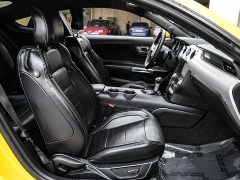 Used 2016 Ford Mustang Premium image 32