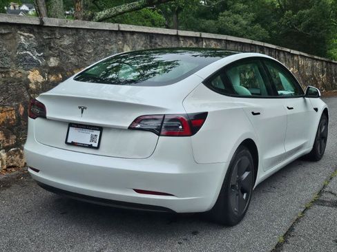 Used 2023 Tesla Model 3 Standard Range RWD image 10