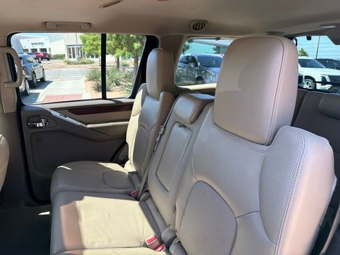 Used 2012 Nissan Pathfinder LE RWD image 34