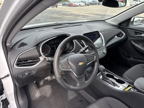 Used 2023 Chevrolet Malibu LS w/ Driver Confidence Package image 9