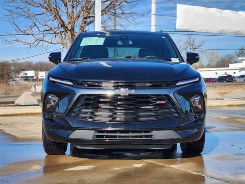 Used 2025 Chevrolet Blazer RS image 2