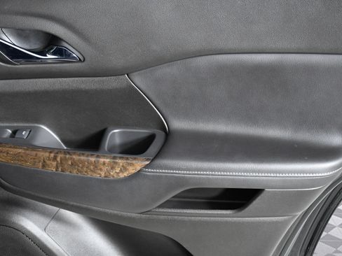 Used 2021 GMC Acadia Denali w/ Denali Technology Package image 27