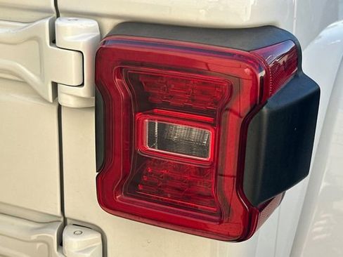 Used 2021 Jeep Wrangler Unlimited Sahara w/ Cold Weather Group image 12