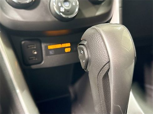 Used 2022 Chevrolet Trax LT w/ LT Convenience Package image 18