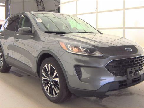 Used 2022 Ford Escape SE w/ SE Sport Appearance Package AWD/4WD image 2