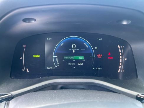 Used 2025 Toyota Camry LE w/ Convenience Package FWD image 7