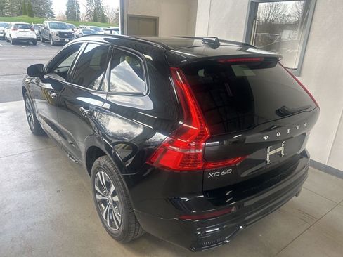 Used 2024 Volvo XC60 T8 Core image 4