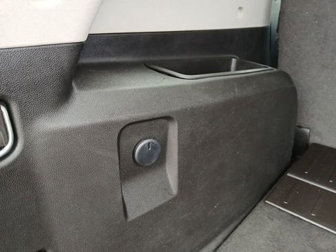 Used 2017 Chevrolet Equinox Premier w/ Enhanced Convenience Package image 10