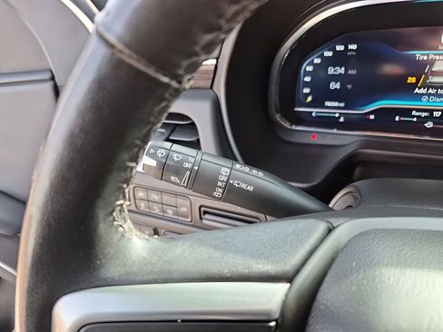 Used 2022 Chevrolet Tahoe Z71 w/ Off-Road Capability Package image 36