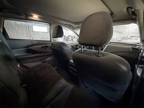 Used 2019 Nissan Murano SV image 11