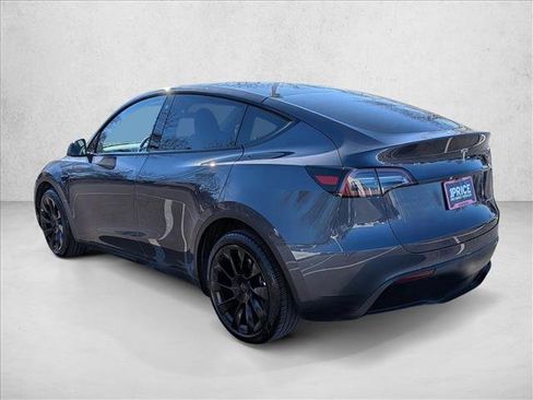 Used 2023 Tesla Model Y Long Range image 8