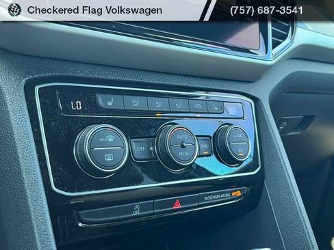 Used 2022 Volkswagen Atlas Cross Sport SE FWD image 39