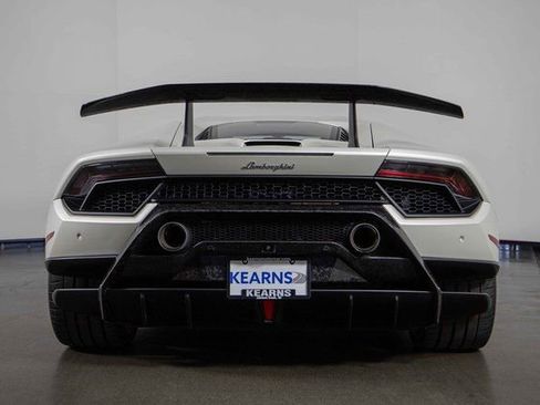 Used 2018 Lamborghini Huracan Performante image 7