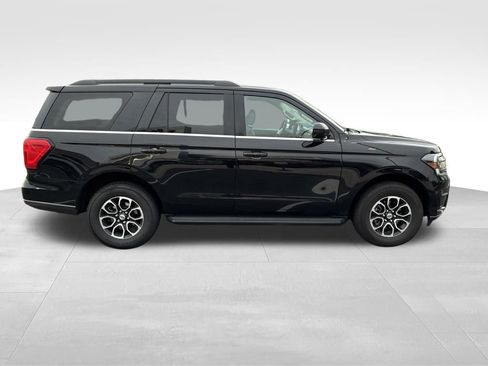 Used 2024 Ford Expedition XLT AWD/4WD image 7