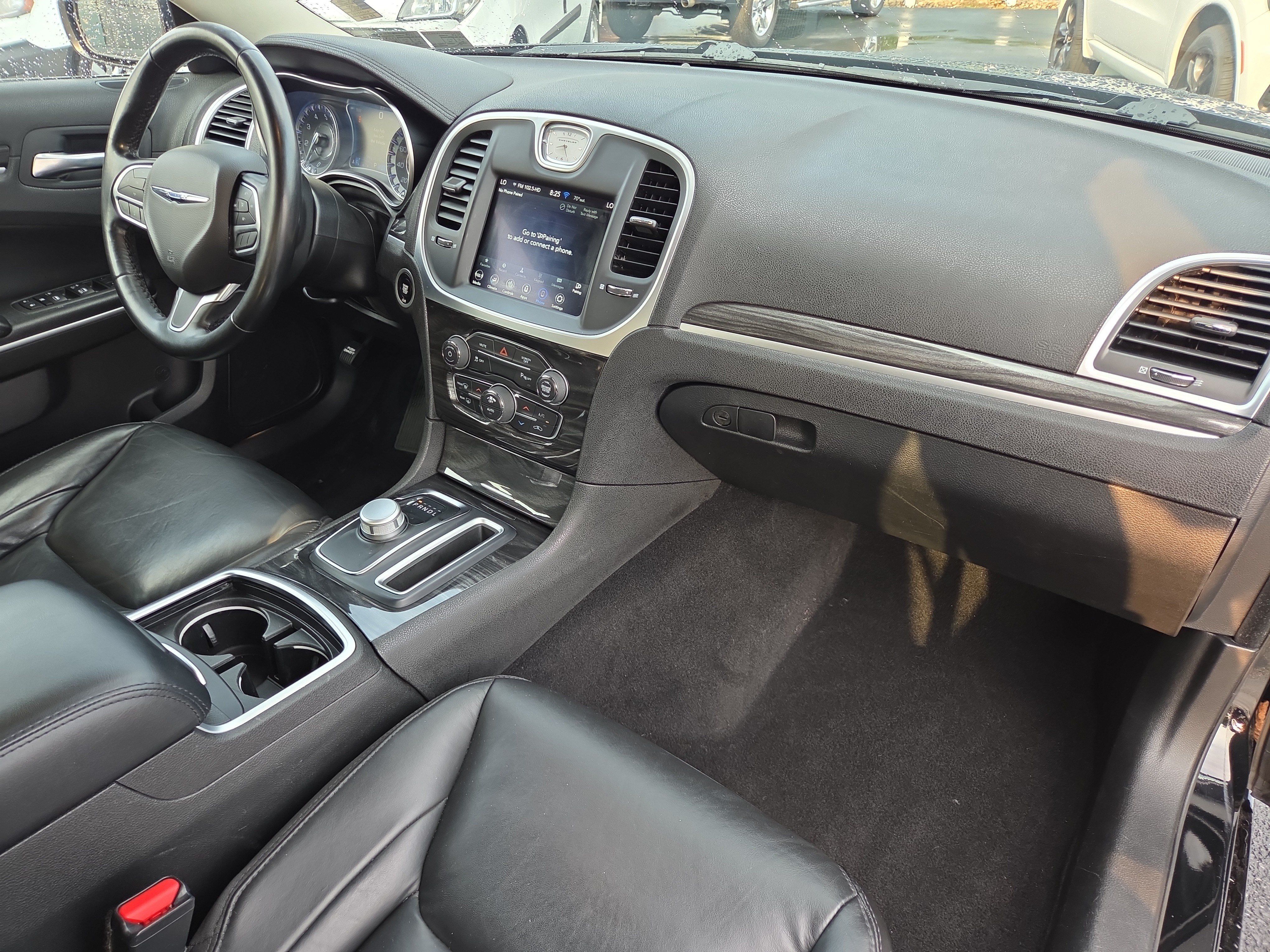 Certified 2022 Chrysler 300 Touring L AWD/4WD image 15