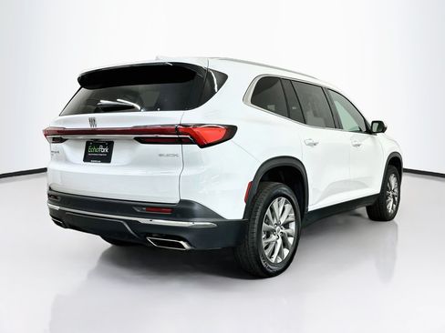 Used 2025 Buick Enclave Preferred AWD/4WD image 9