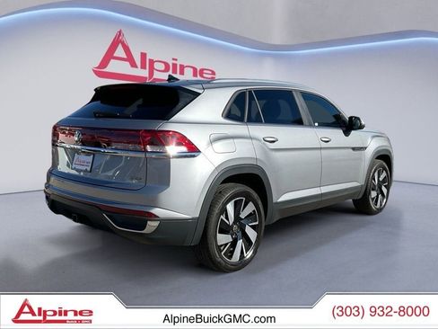 Used 2025 Volkswagen Atlas Cross Sport SE image 5