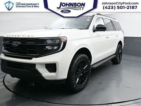 New 2025 Ford Expedition Active image 5