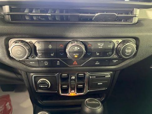 Used 2026 Jeep Gladiator Sport AWD/4WD image 34