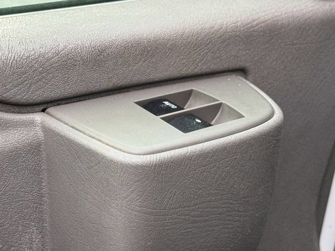 Used 2018 Chevrolet Express 2500 w/ Driver Convenience Package image 26