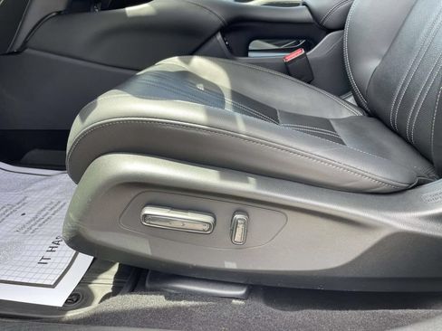 Used 2024 Honda HR-V EX-L image 9