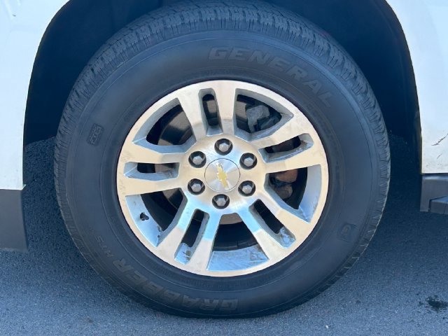 Used 2018 Chevrolet Suburban LT AWD/4WD image 11
