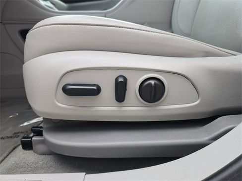 Certified 2023 GMC Acadia SLT image 20