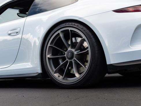 Used 2015 Porsche 911 GT3 image 28