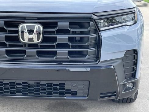 New 2026 Honda Pilot Sport image 8