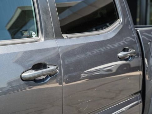 Used 2020 Toyota Tacoma TRD Off-Road AWD/4WD image 16