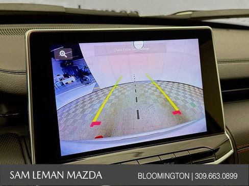 Used 2024 Jeep Compass Trailhawk image 6