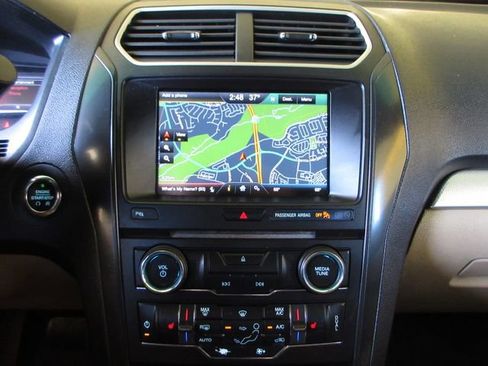 Used 2016 Ford Explorer XLT w/ Equipment Group 202A image 18