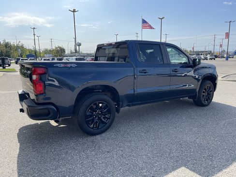 Used 2022 Chevrolet Silverado 1500 Custom AWD/4WD image 3