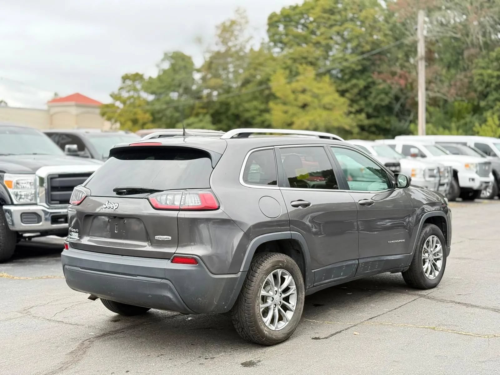 Used 2019 Jeep Cherokee Latitude Plus AWD/4WD image 8