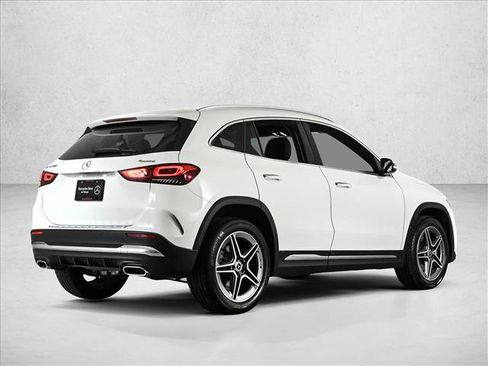 Certified 2022 Mercedes-Benz GLA 250 4MATIC image 5