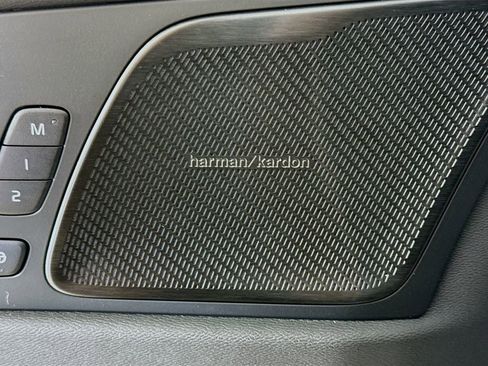 New 2026 Volvo XC60 T8 Ultra w/ Climate Package PRO AWD/4WD image 19