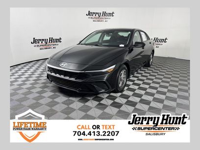 Used 2025 Hyundai Elantra SE